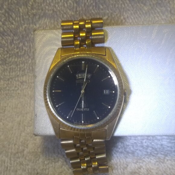 Seiko SQ Quartz Watch Men 5Y23-8A69 Day Date Black Dial Gold Stainless New Bat ! - Picture 1 of 13